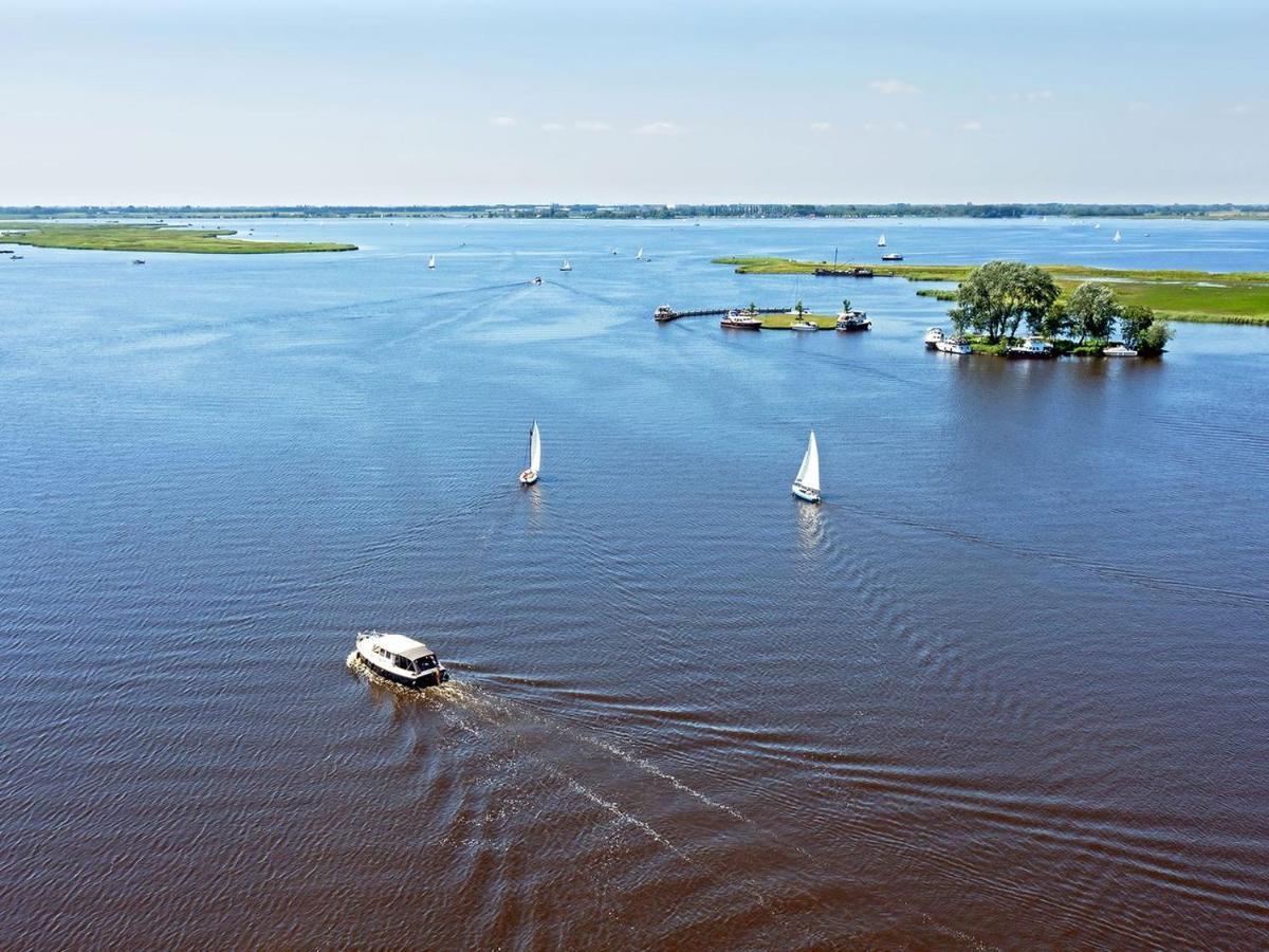 Отель Landal Waterpark Sneekermeer Терхерне Экстерьер фото